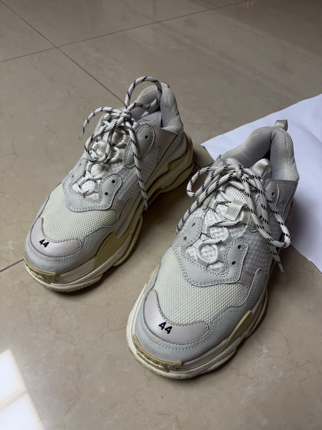 발렌시아가 트리플s 44 화이트 상품이미지1