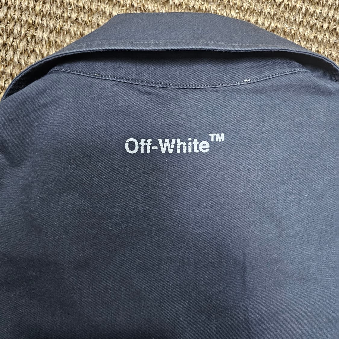 오프화이트 반팔 셔츠 블랙 M 상품이미지4