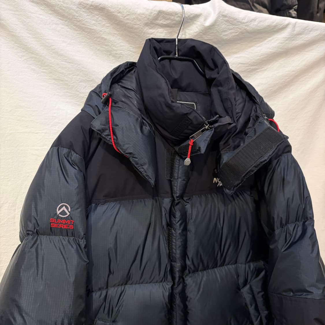 노스페이스 눕시 써밋 700 윈드스토퍼 구스다운 패딩 자켓 상품이미지2