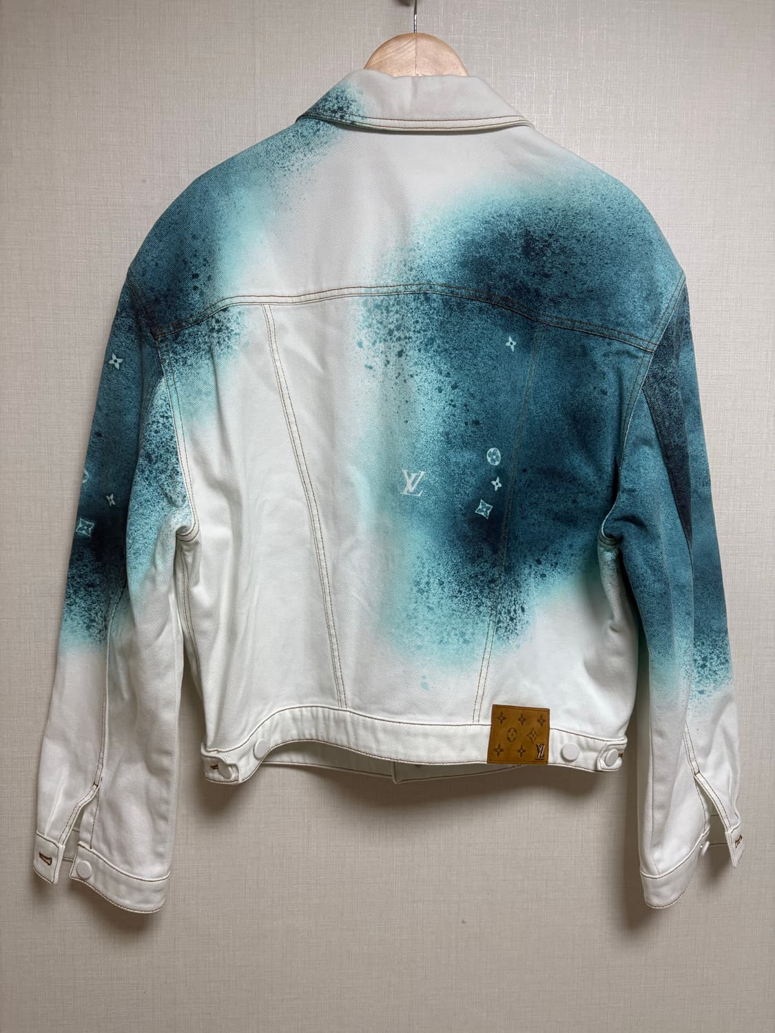 [50/백화점판/새상품급] 루이비통 스프레드 스프레이 데님 자켓 상품이미지2