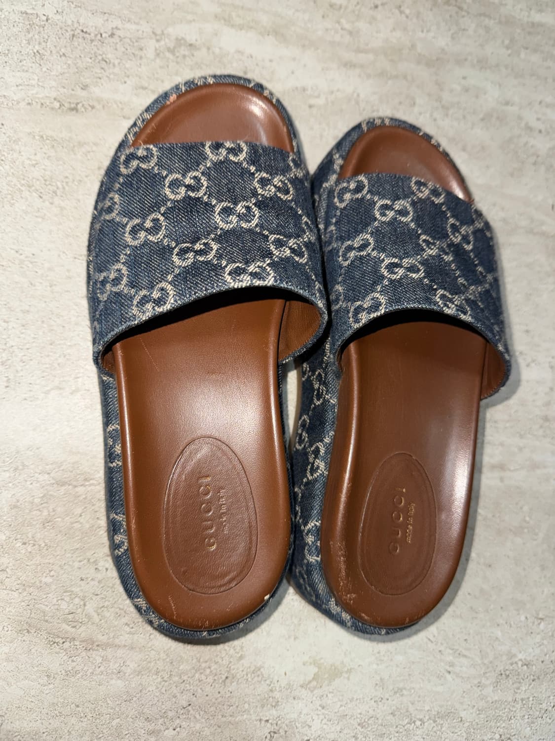 GUCCI GG DENIM SLIDE SANDAL 상품이미지3