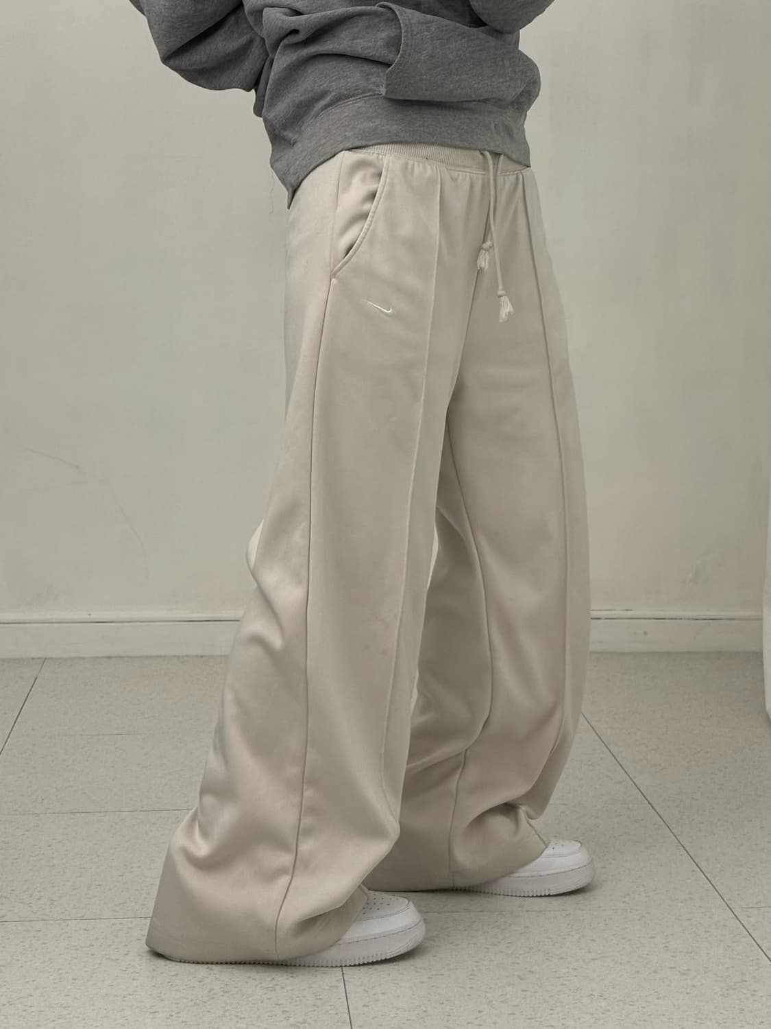 나이키 아이보리 와이드 팬츠 상품이미지2