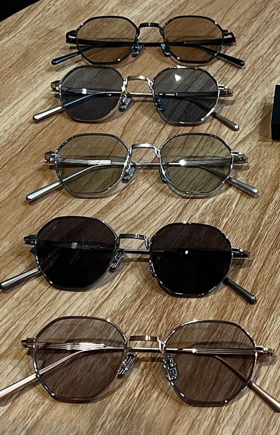 루네타 바다 다각형 메탈테 상품이미지10