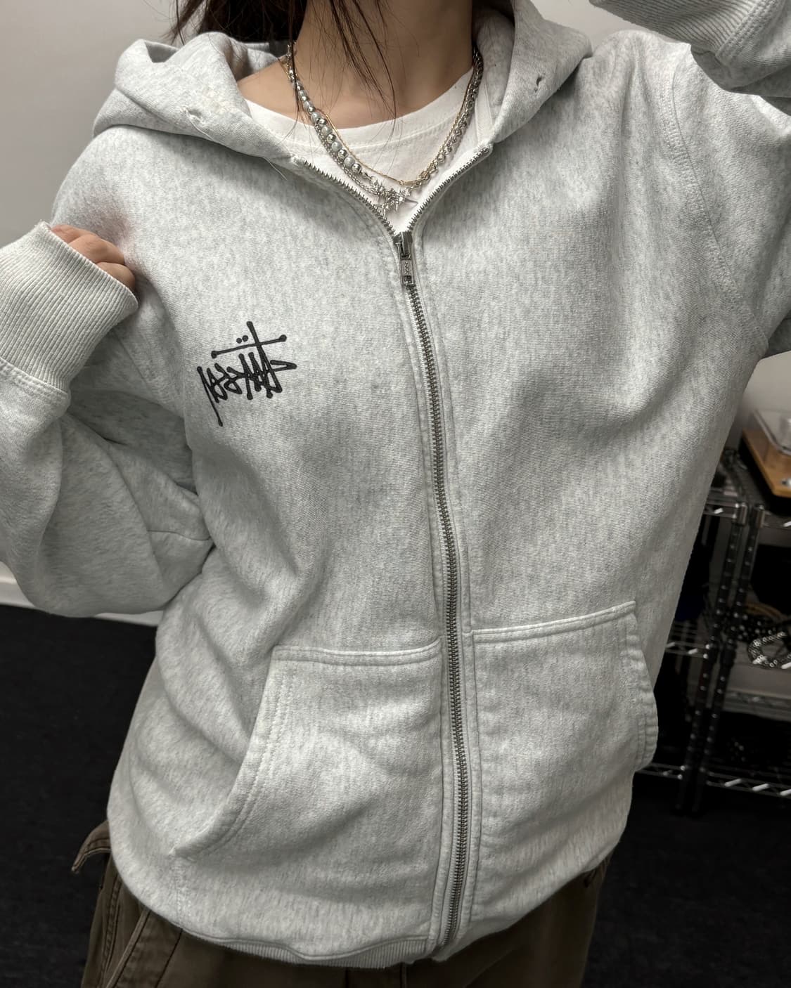 스투시 스탁 빅로고 그레이 후드집업 상품이미지1