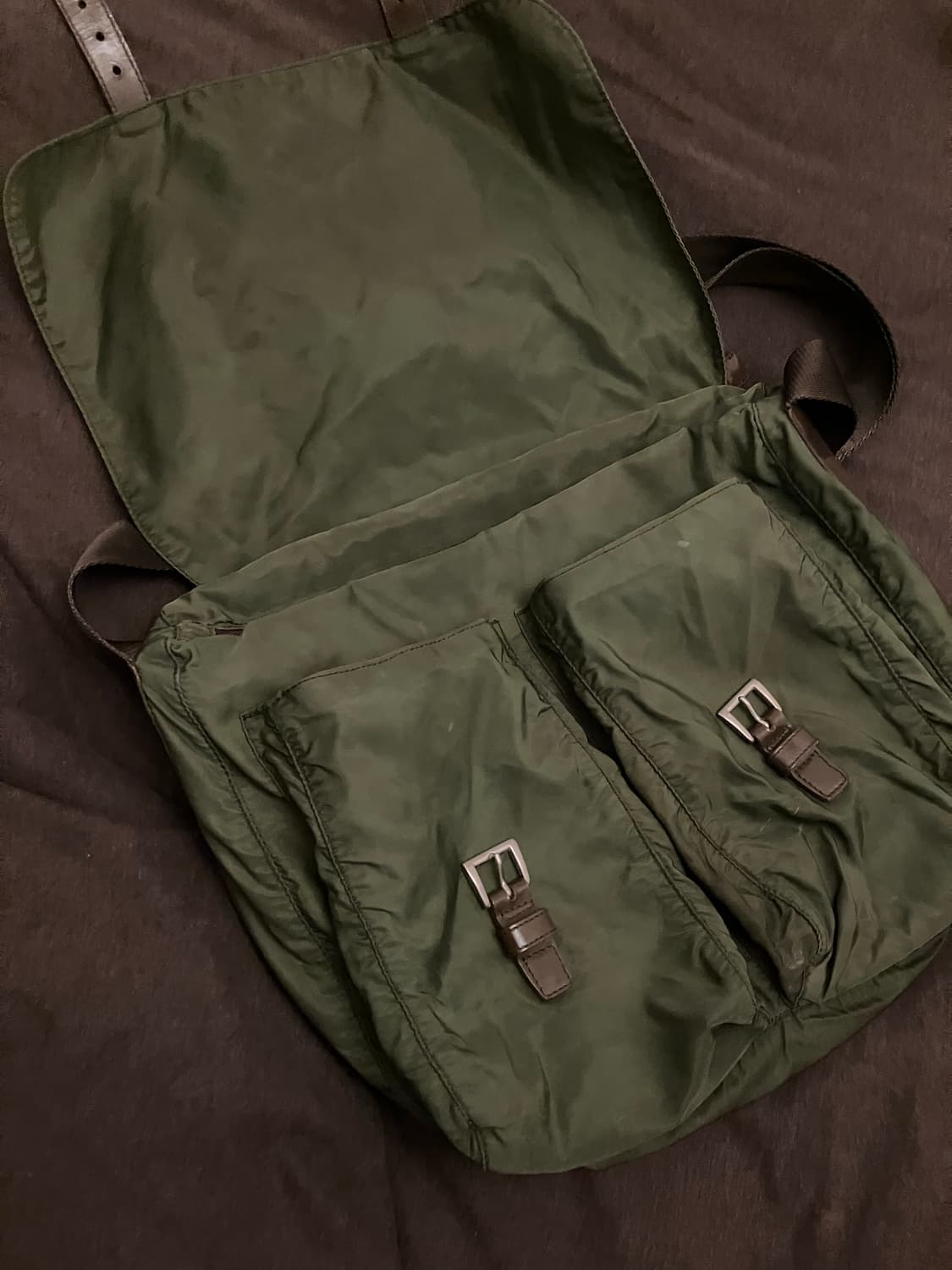 프라다 포코노 크로스백 판매합니다 상품이미지3