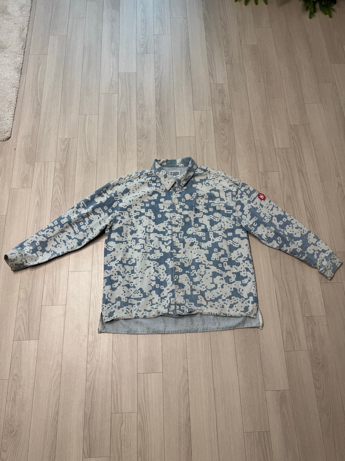 카브엠트 노이즈 프린팅 데님 자켓 상품이미지1