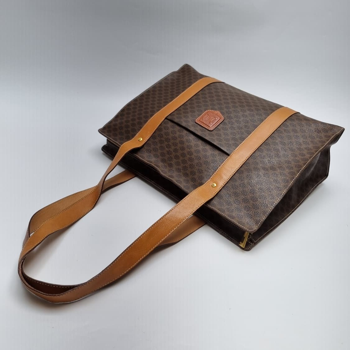 셀린느 마카담 쇼퍼백 숄더백 남녀공용 (상급, 주우재백) 상품이미지5