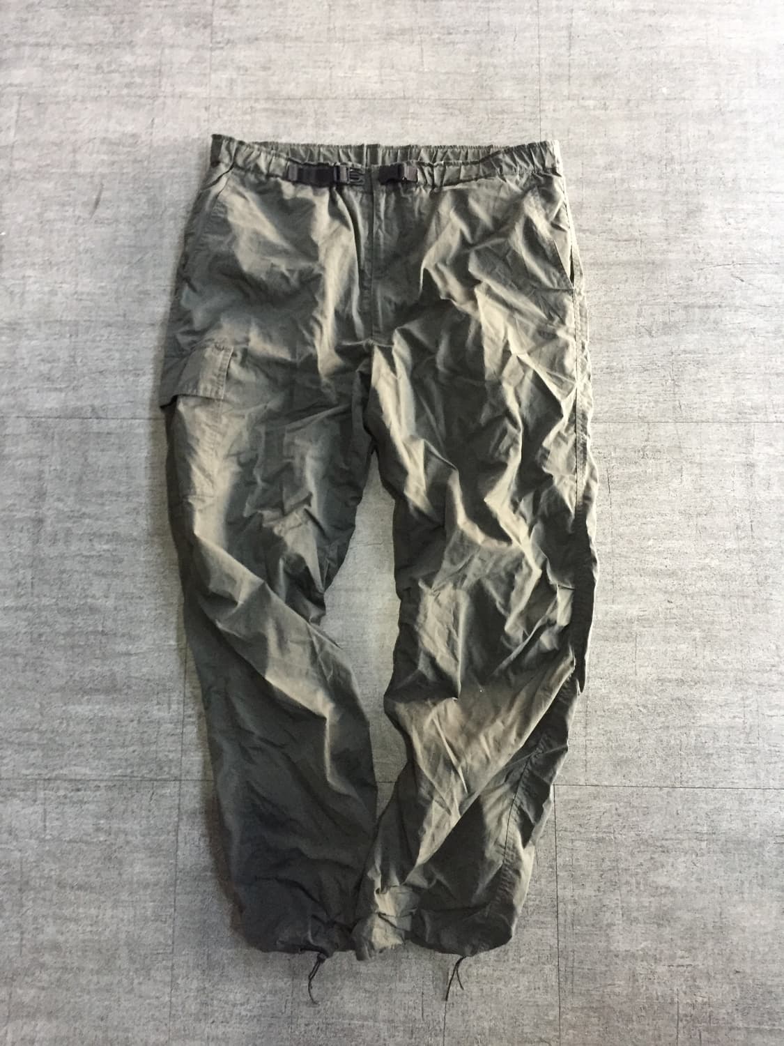 Uniqlo 유니클로 올드스쿨아메카지스트릿 혁오풍 벨트트랙팬츠 카키 상품이미지1