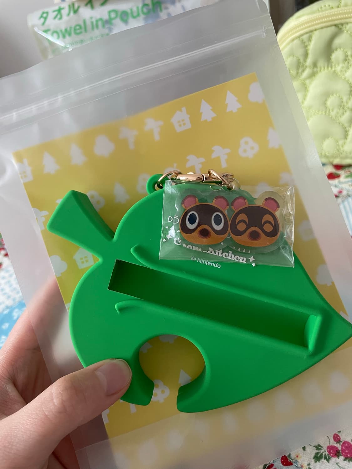 (미사용 새상품)동물의숲 나뭇잎 신상굿즈 실리콘 립케이스 키링 패밀리마트 상품이미지2
