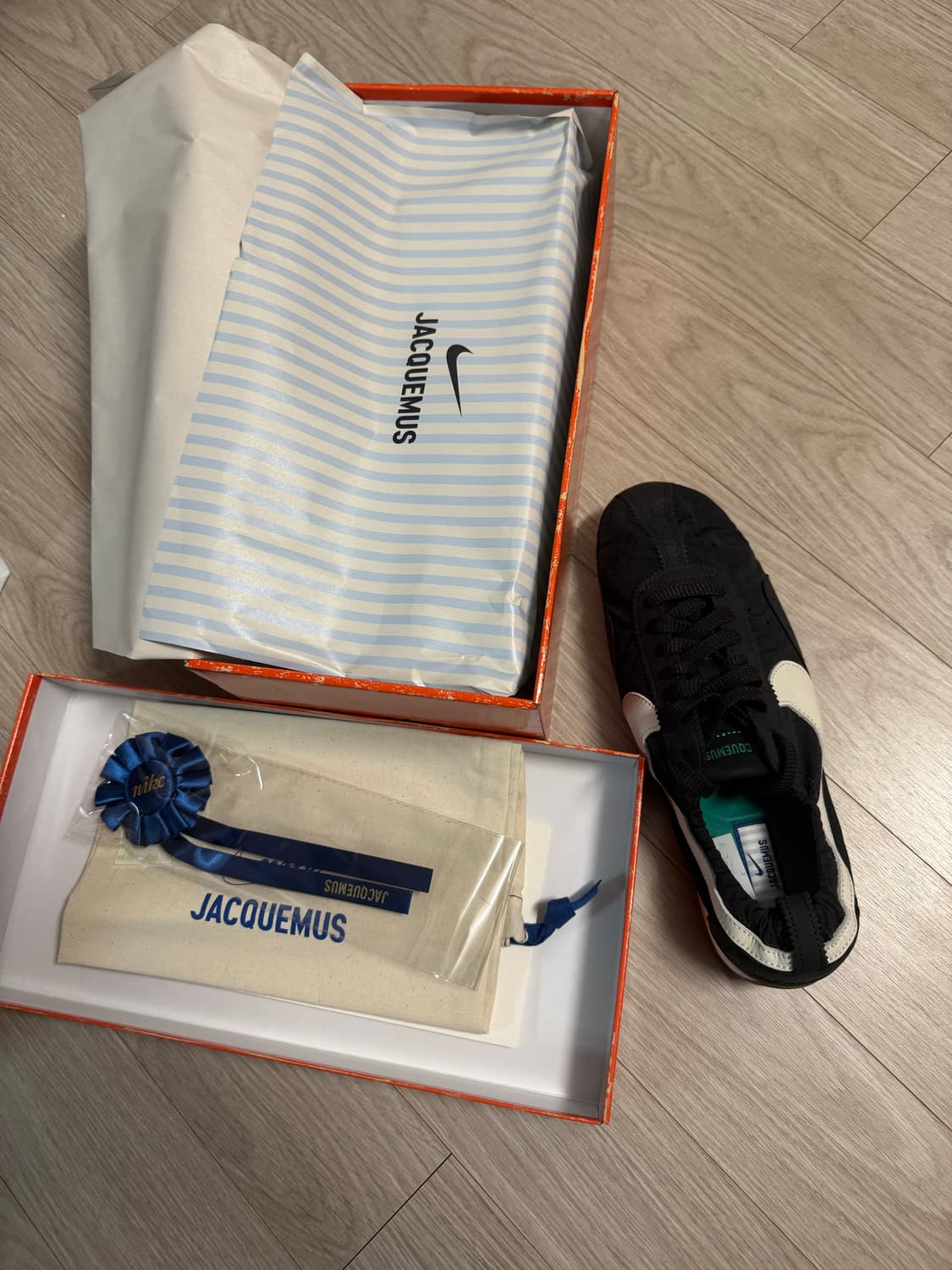 나이키 x 자크뮈스 문 슈 SP 오프 누아르 캐시미어 상품이미지1