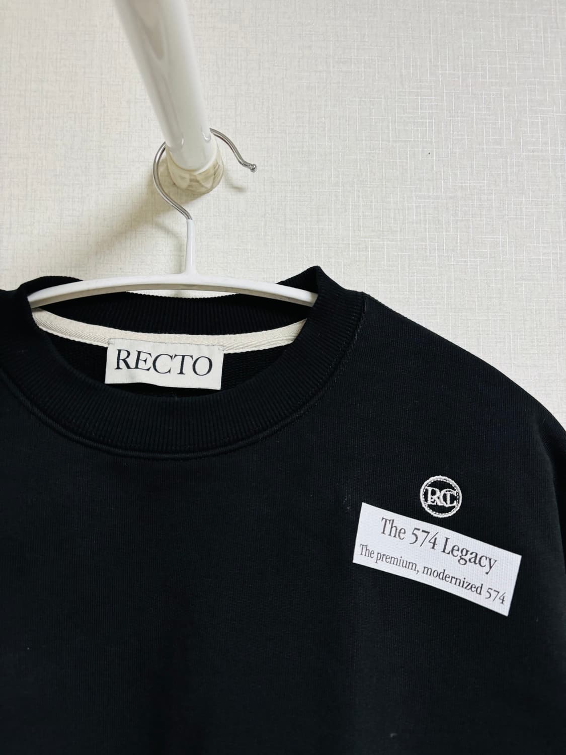 RECTO 렉토 블랙 크롭 맨투맨 상품이미지2