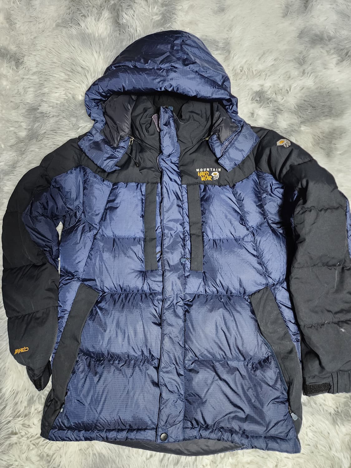 마운틴하드웨어 에어쉴드 구스 패딩 자켓 블루/블랙 상품이미지1