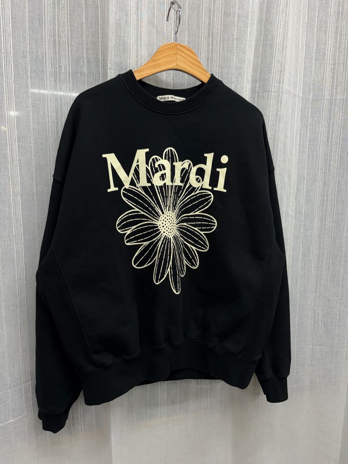마르디 메크르디 플라워 자수 스웻셔츠 맨투맨 상품이미지1