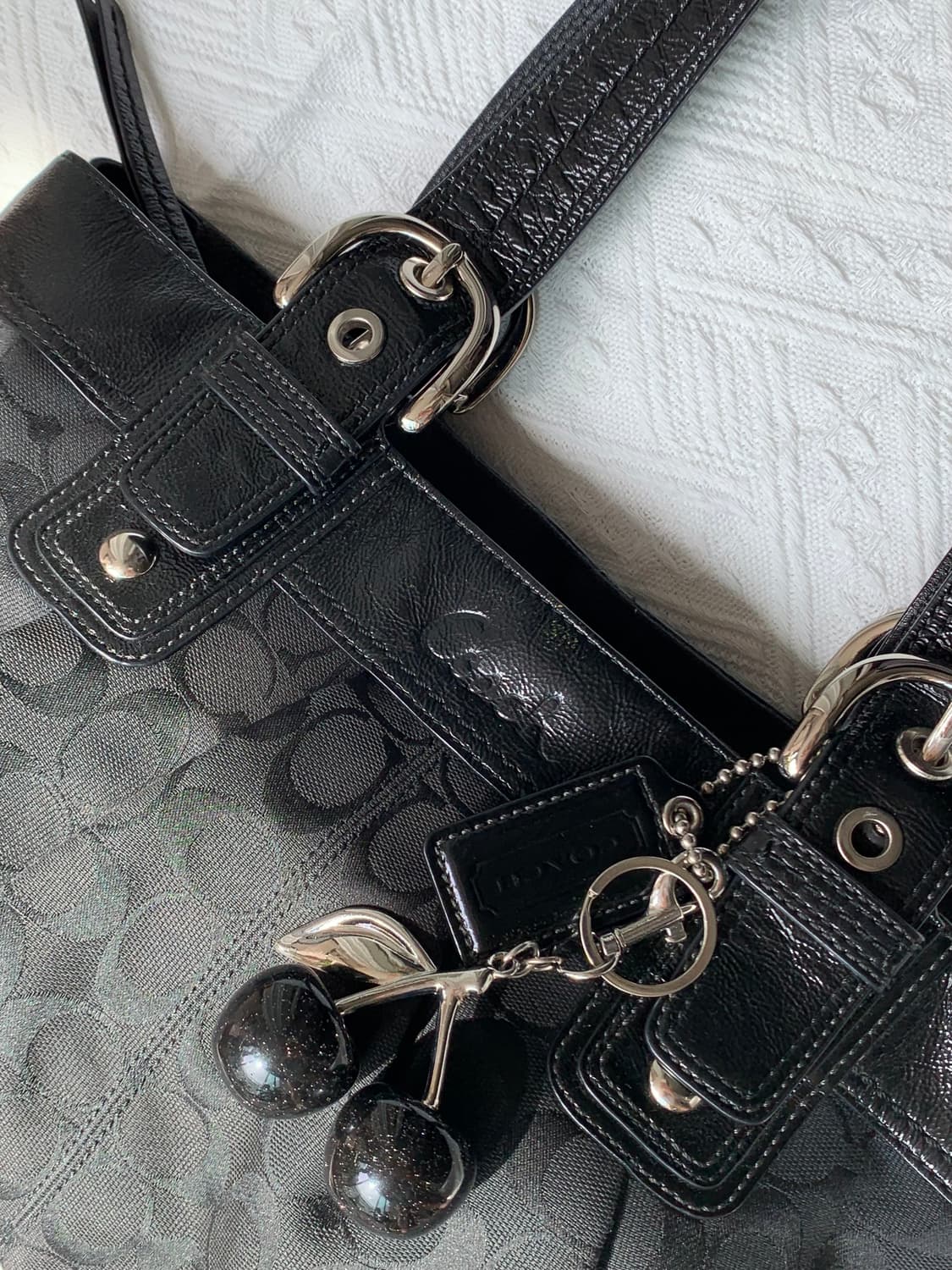 희귀 🖤 Coach 시그니처 올블랙 숄더백 상품이미지5