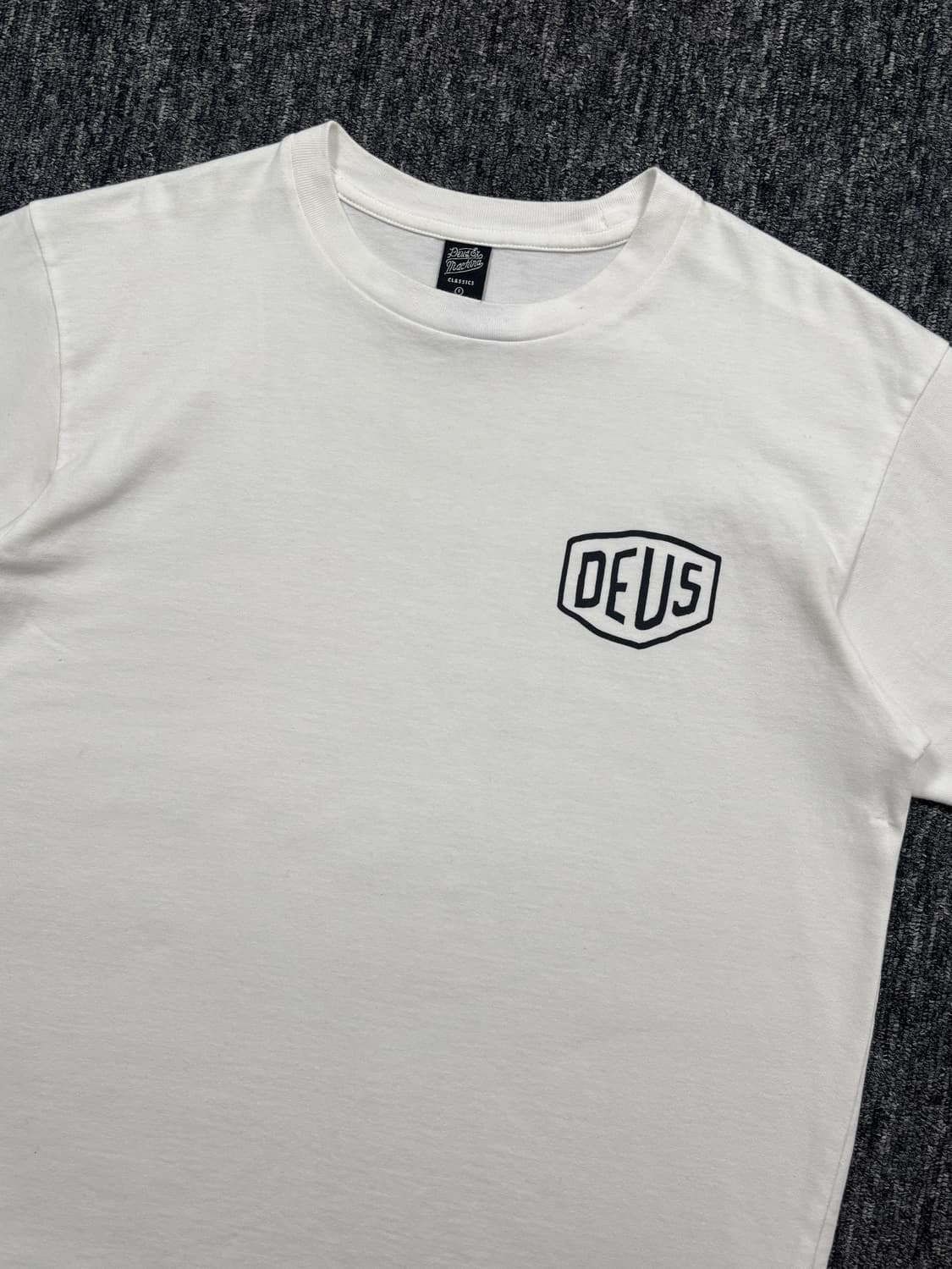 데우스 엑스 마키나 화이트 반팔 상품이미지5