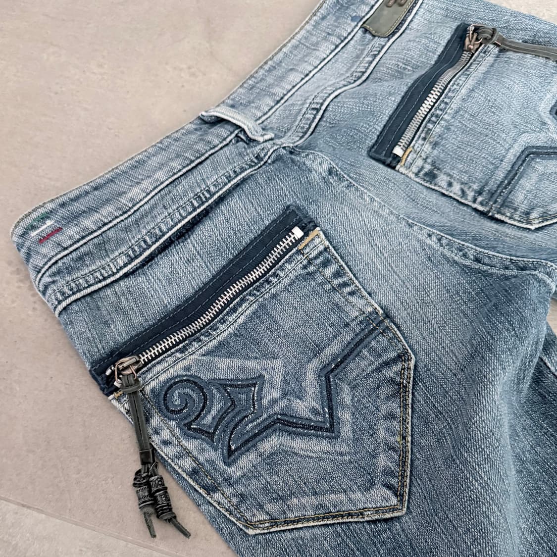 디젤 로우라이즈 워싱 데님 팬츠 상품이미지3