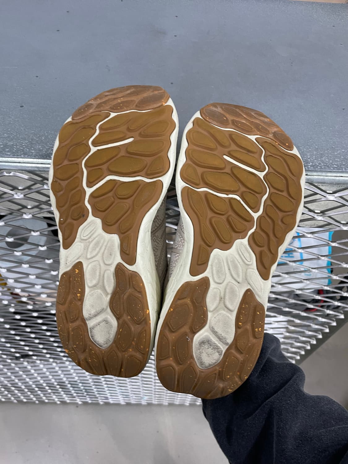 뉴발란스 프레쉬 폼 베이지 265 상품이미지6