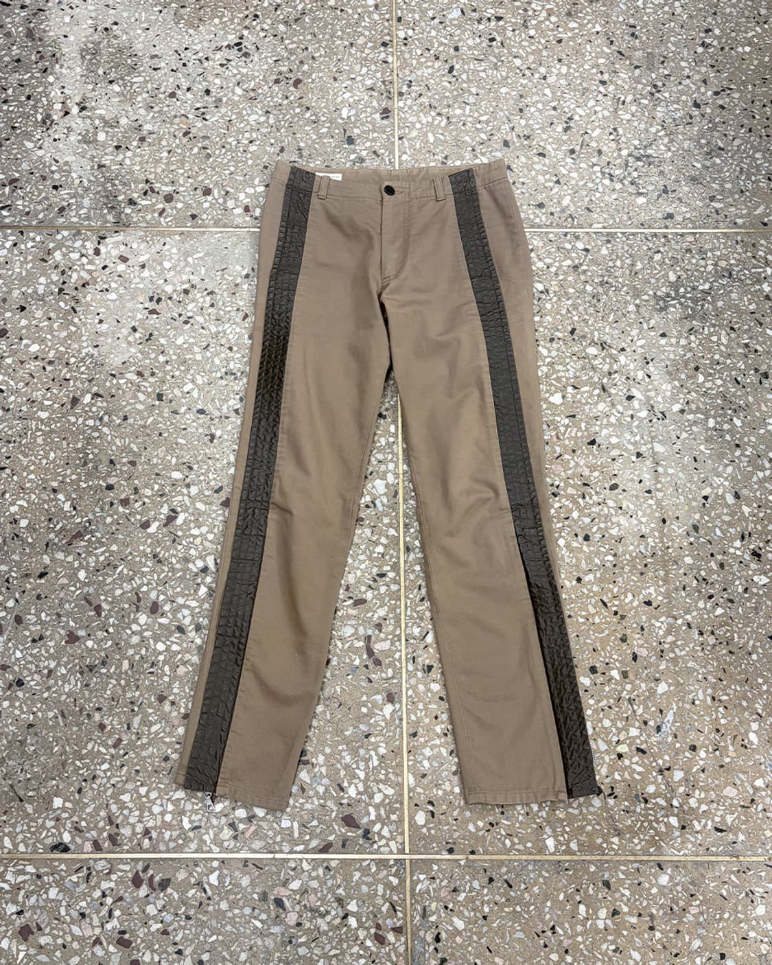 드리스 반 노튼 파이핑 디테일 지퍼 팬츠 상품이미지2