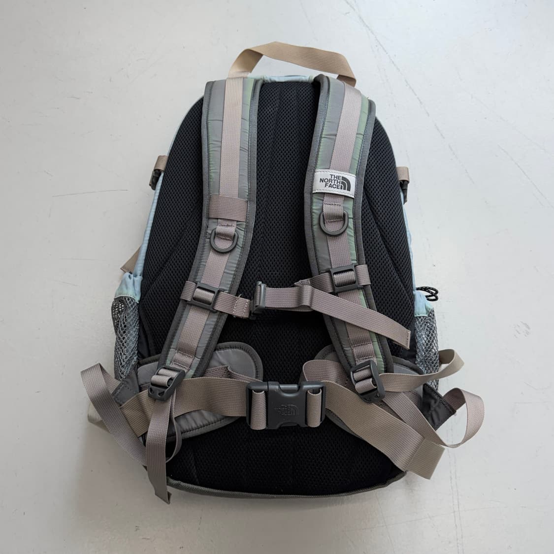 노스페이스 고프코어 하늘색 테크니컬 백팩 상품이미지3