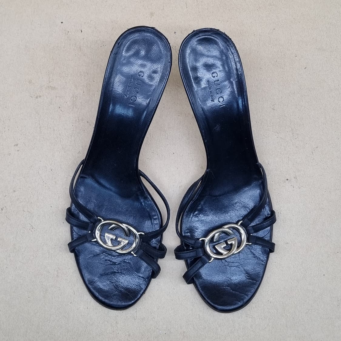 구찌 블랙 레더 여성뮬240  굽7 상품이미지5