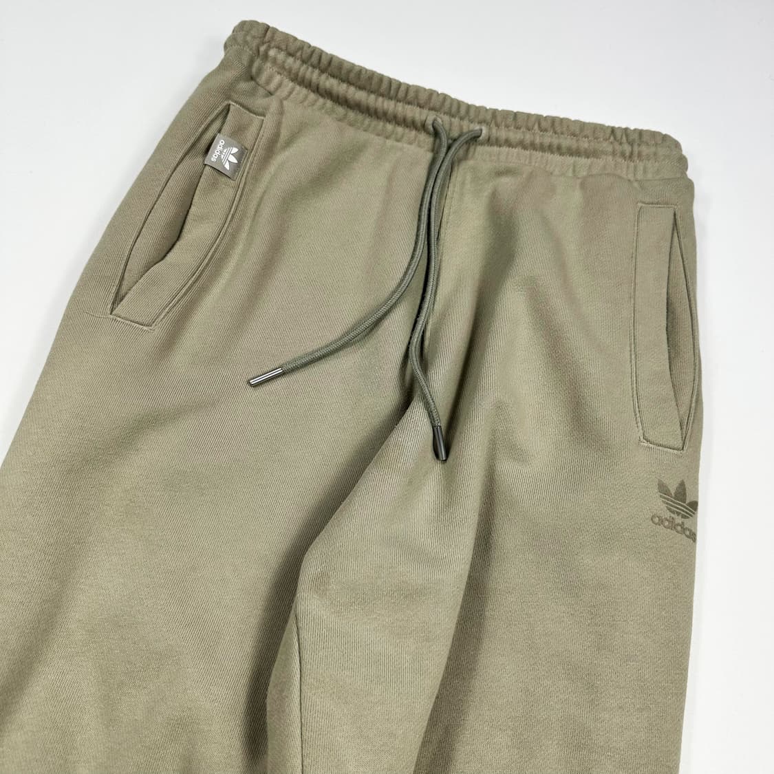 아디다스 트레포일 사이드 버튼 카키 조거팬츠 (S) 상품이미지4