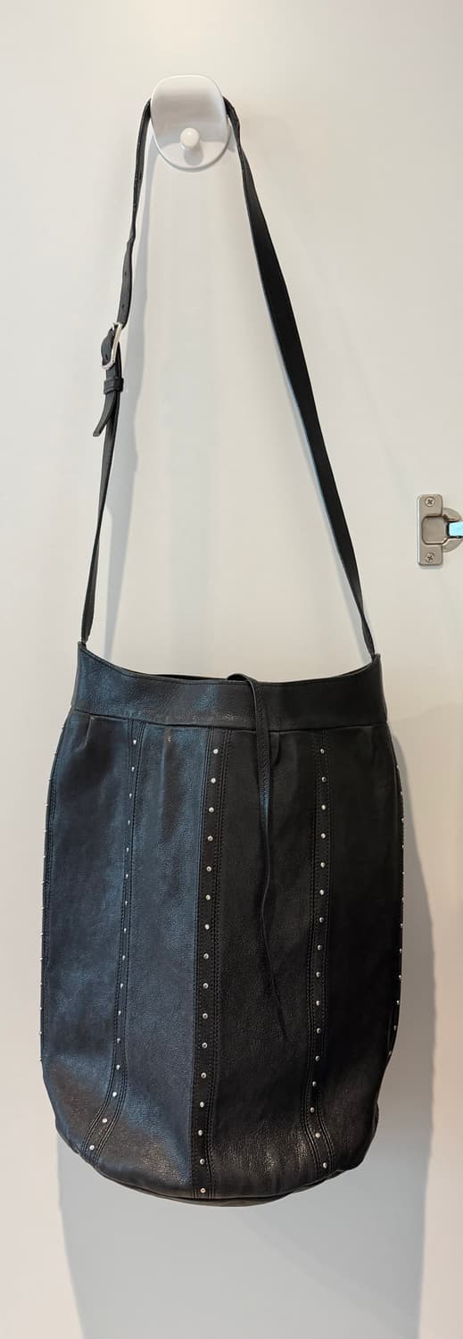 셀린느 스터드 버킷백 상품이미지2