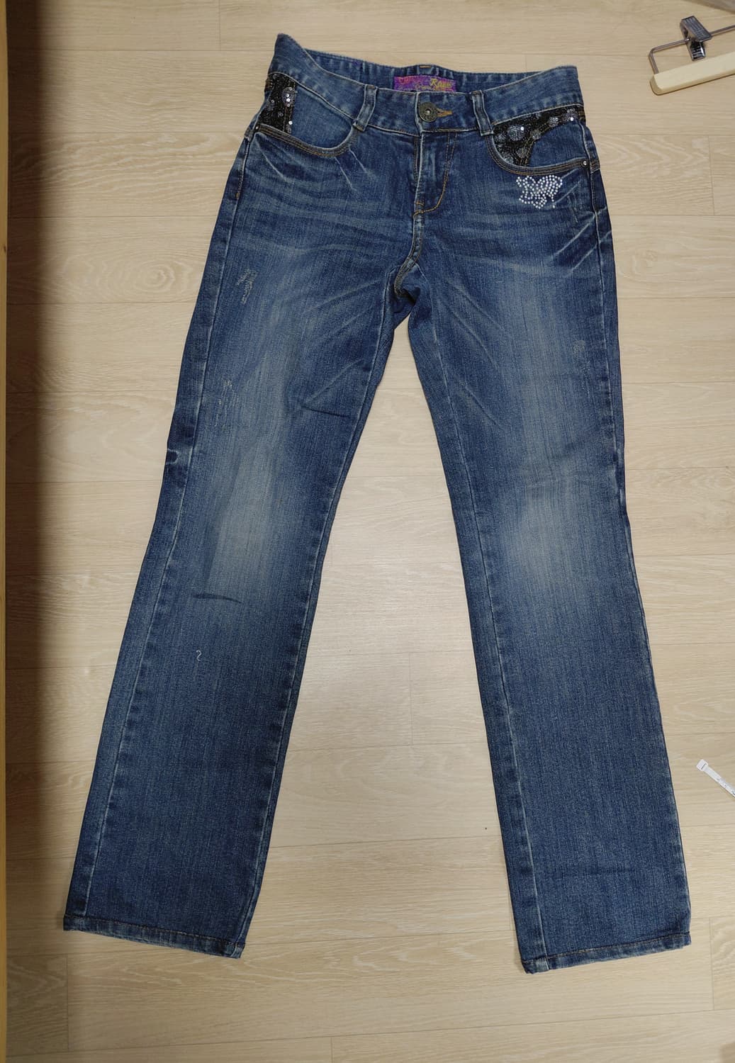 Reuve 오리엔탈 큐빅 백포켓 디테일 워싱 데미지드 데님 상품이미지2