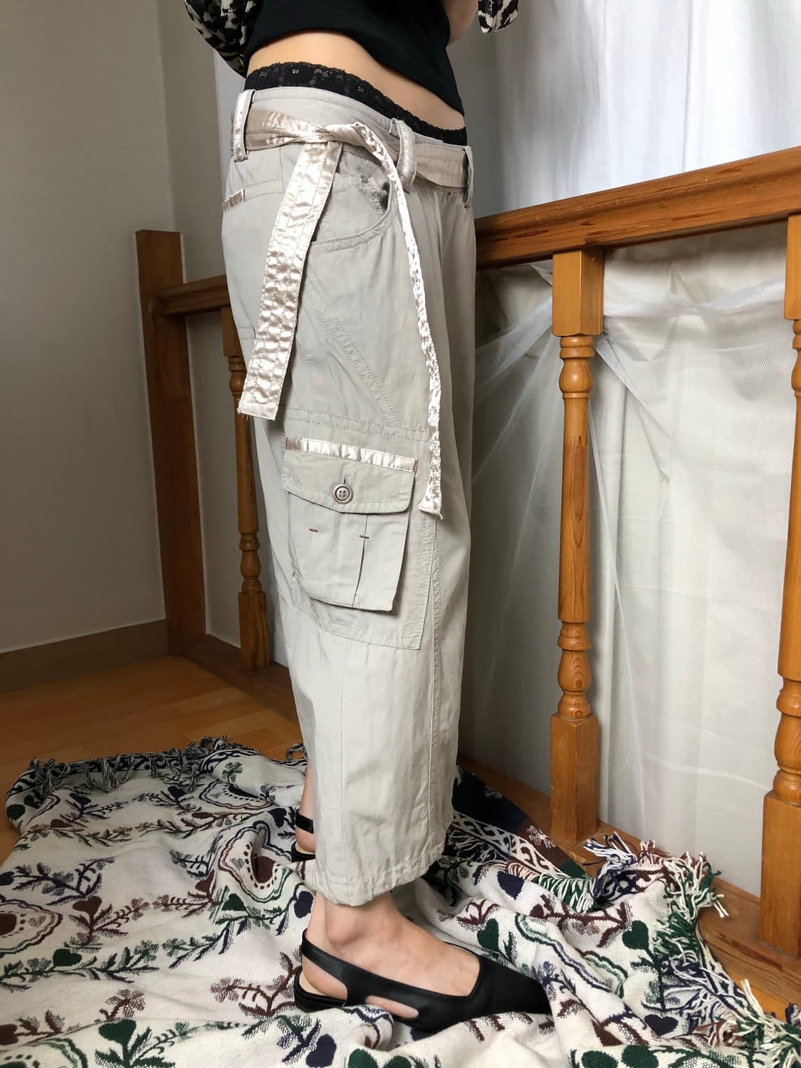 EDWIN / V Satin Belted Cargo Capris 상품이미지3