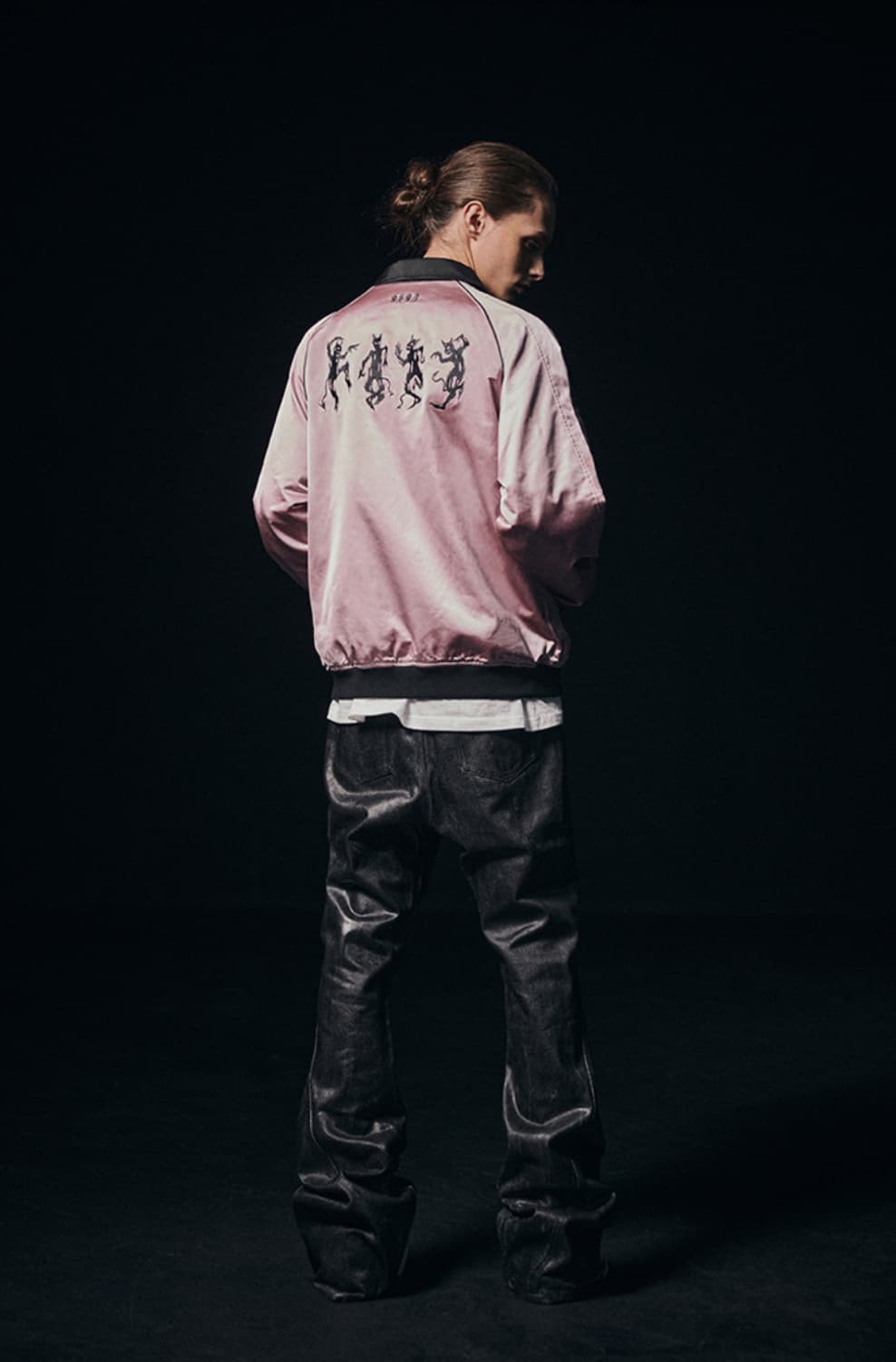 낫포너드 커브드 더티 워시 부츠컷 데님 팬츠 코티드 블랙 상품이미지4