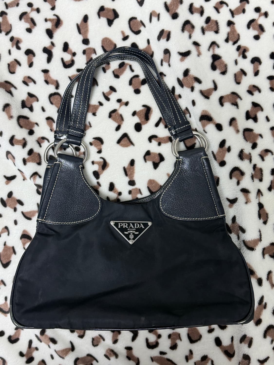 프라다 빈티지 나일론 호보백 숄더백 상품이미지1