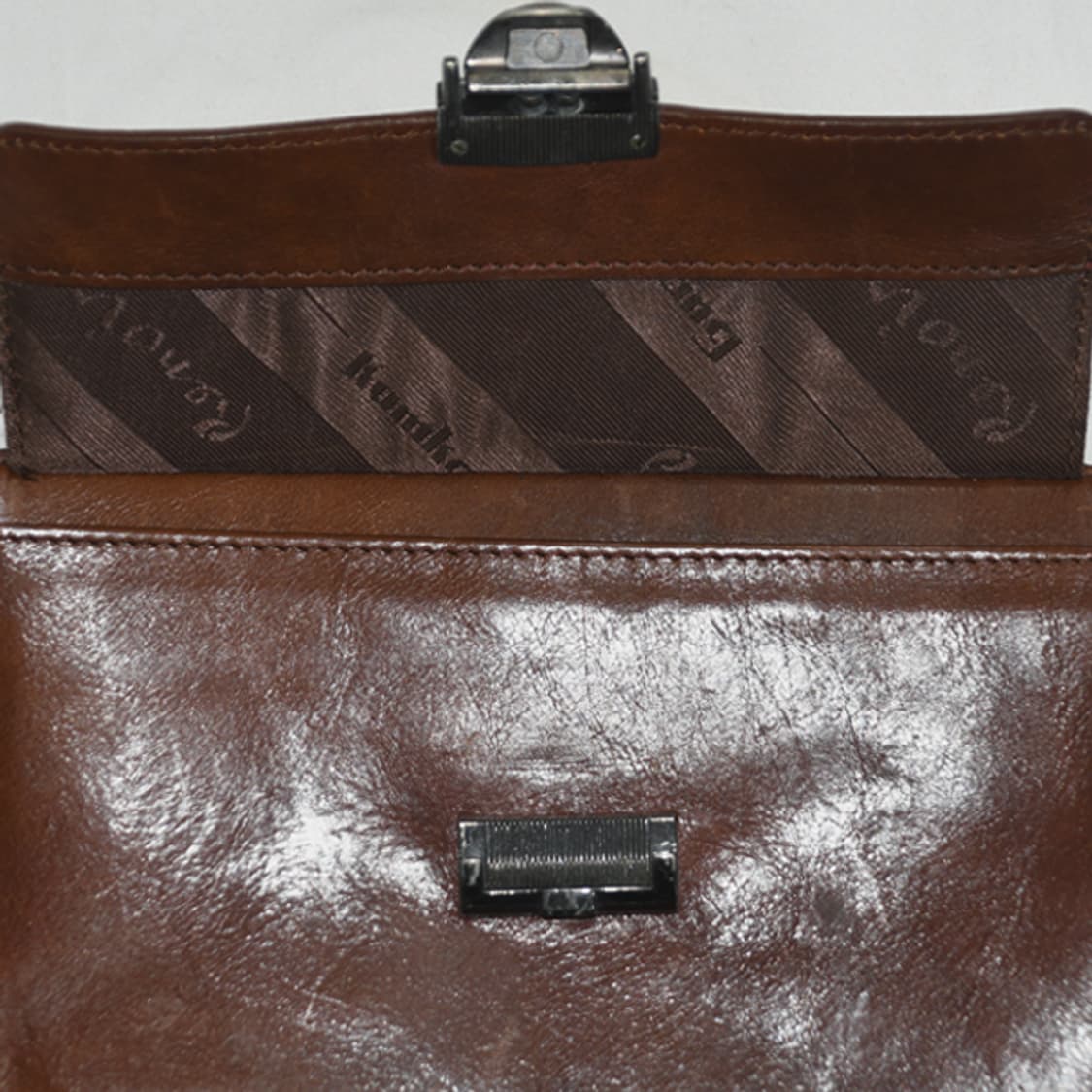 Kumkang 레더클러치 상품이미지3