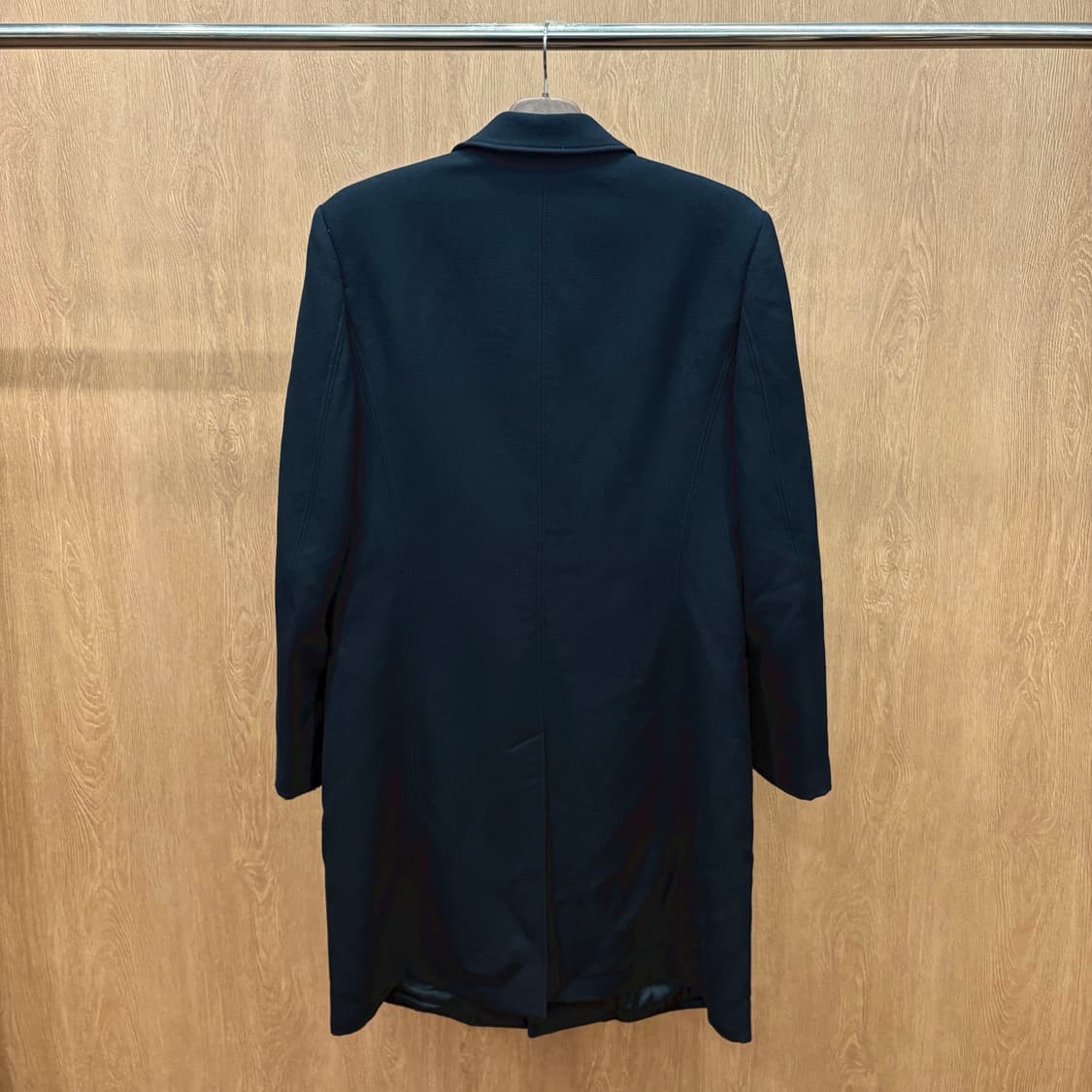 엠포리오 아르마니 코트 쇼울 라펠 웰트 포켓 디테일 세미 슬림핏 블랙 상품이미지3