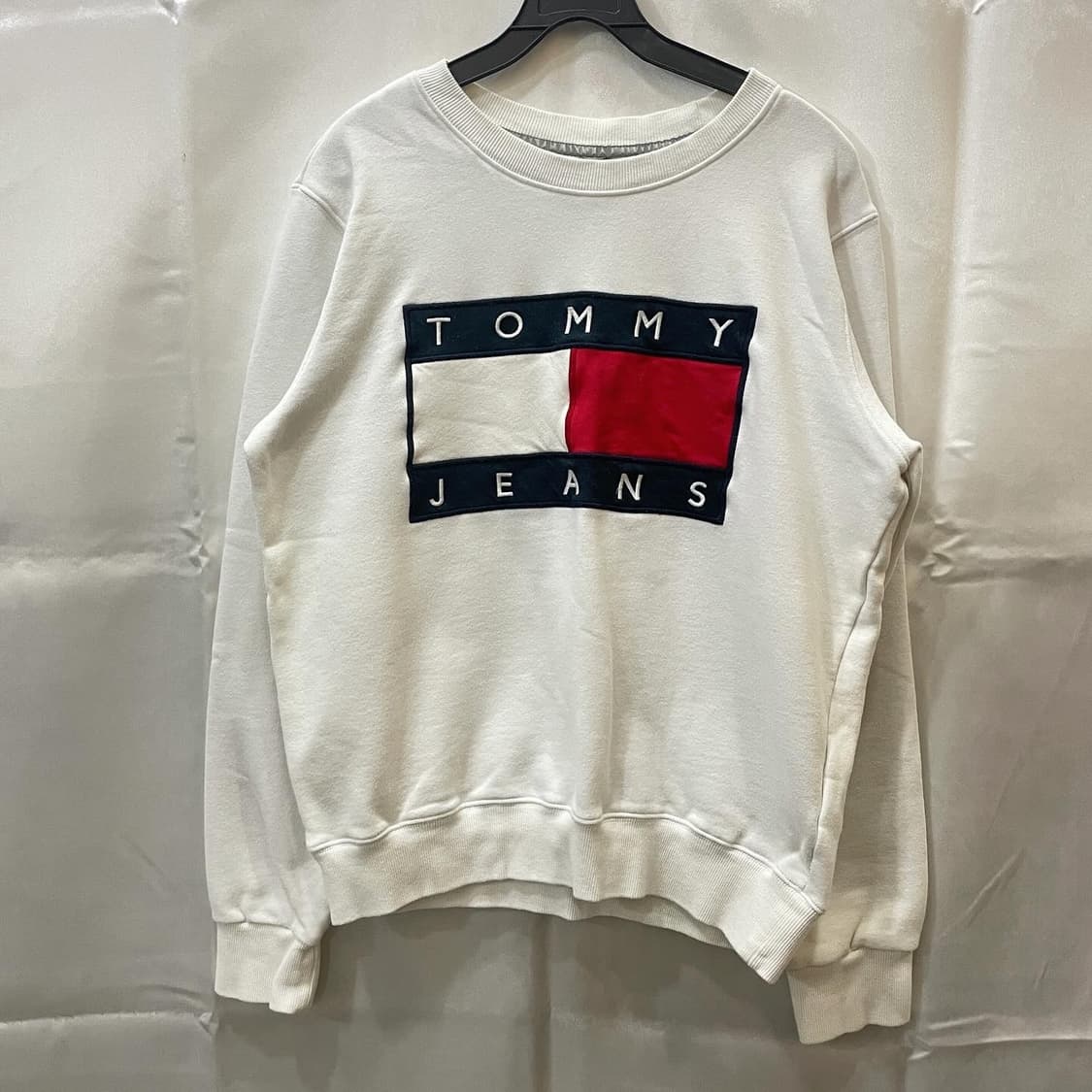 타미 힐피거 빅로고 화이트 맨투맨 상품이미지2