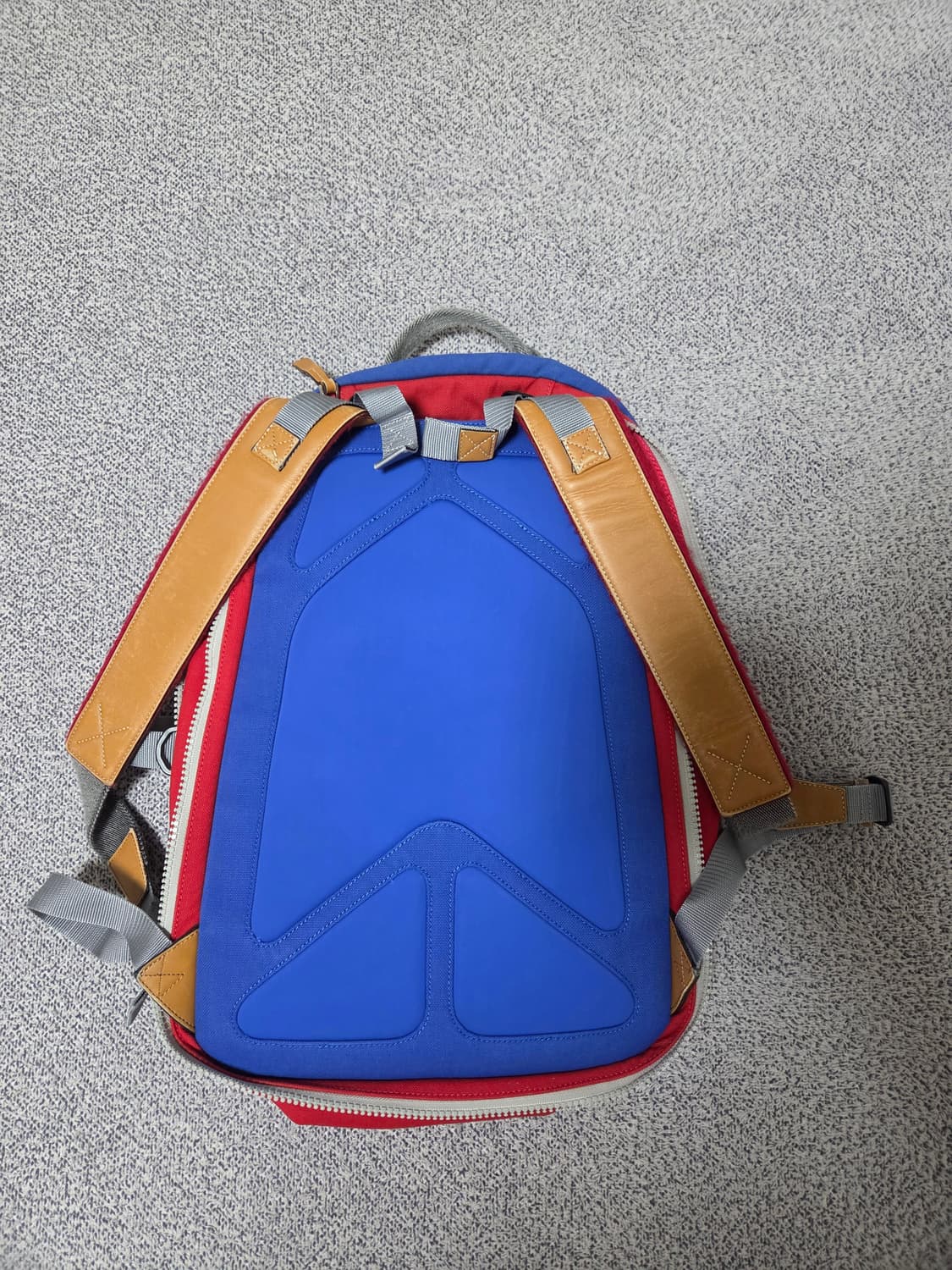 로에베 네이처시즌 백팩 상품이미지2