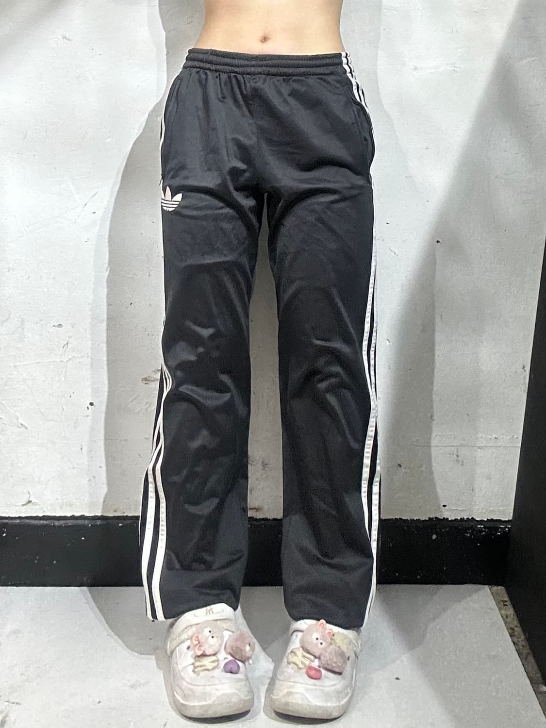아디다스 블랙 파이어버드 화이트 삼선 와이드 팬츠  상품이미지2