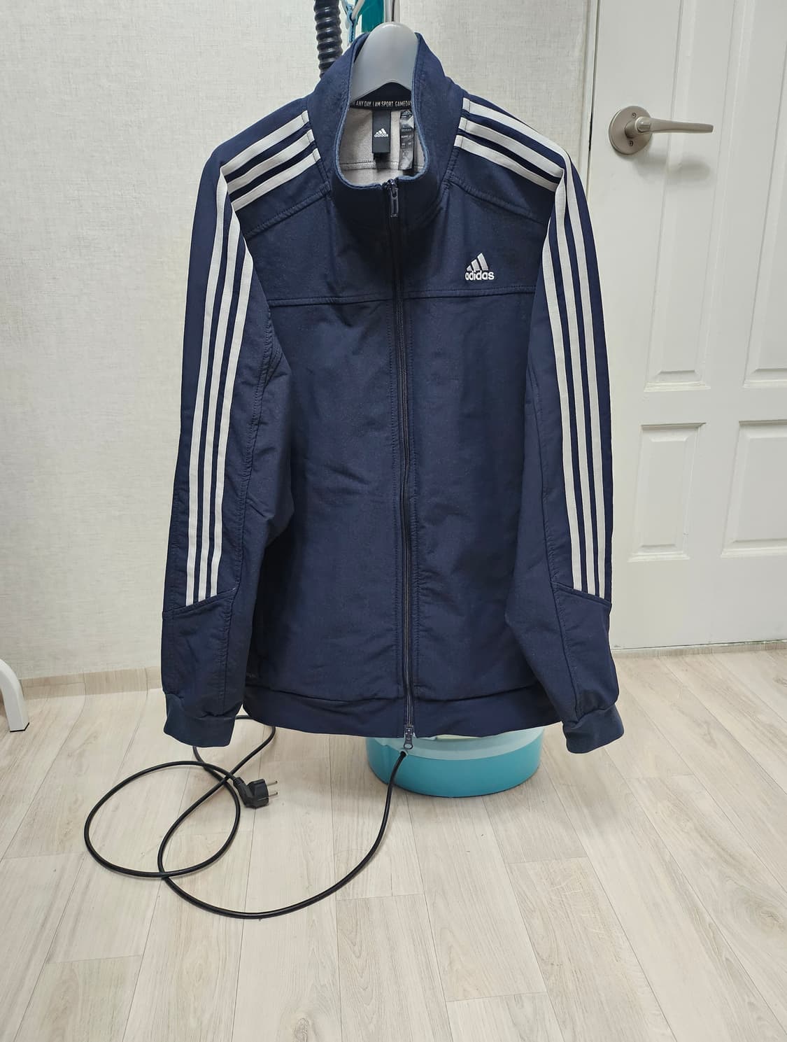 (115)3XL☆초희귀☆아디다스 에센셜3st우븐2중지퍼[네이비]트랙탑져지 상품이미지1