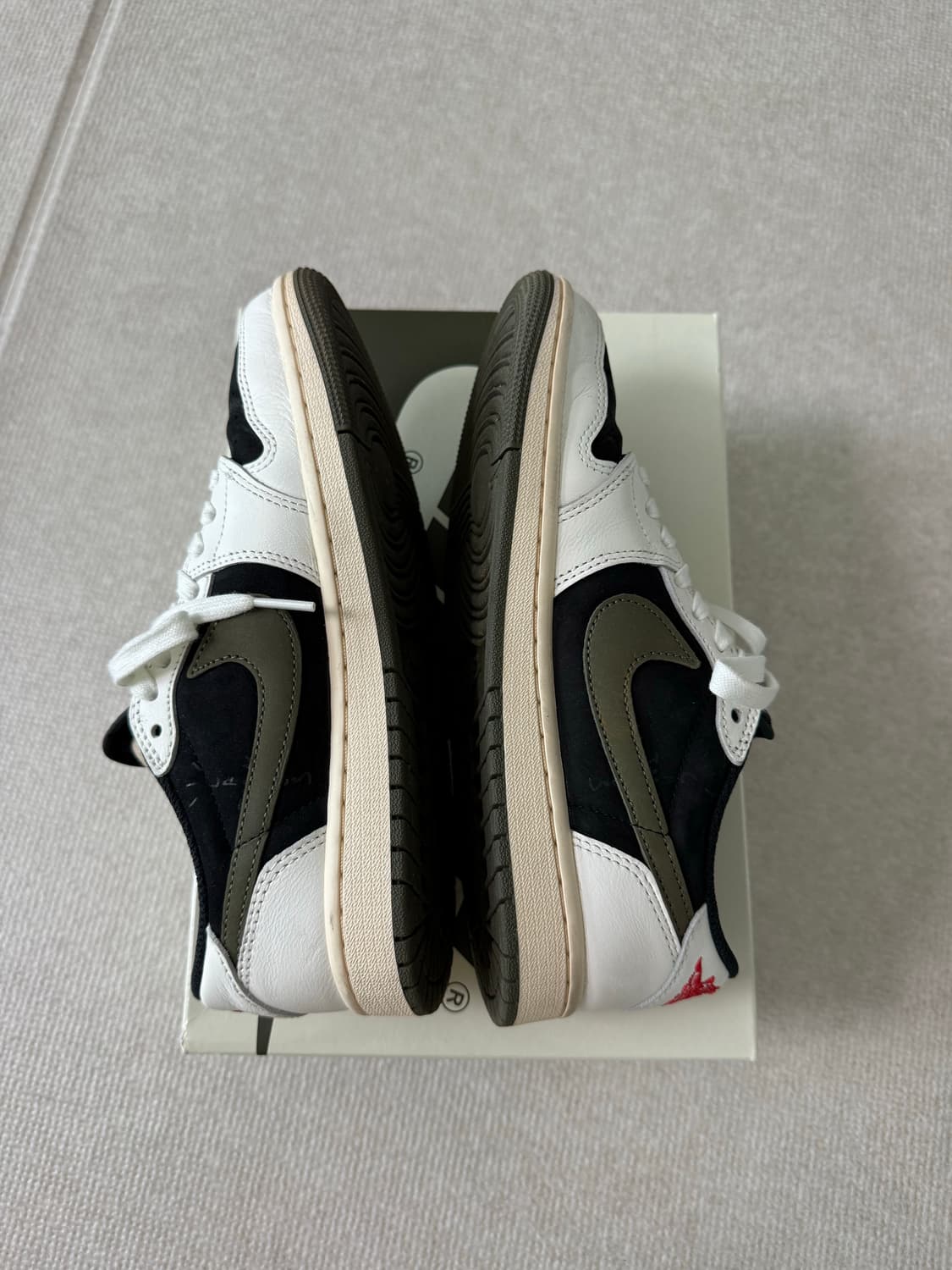 나이키 트래비스 스캇 OG 로우 올리브 상품이미지3