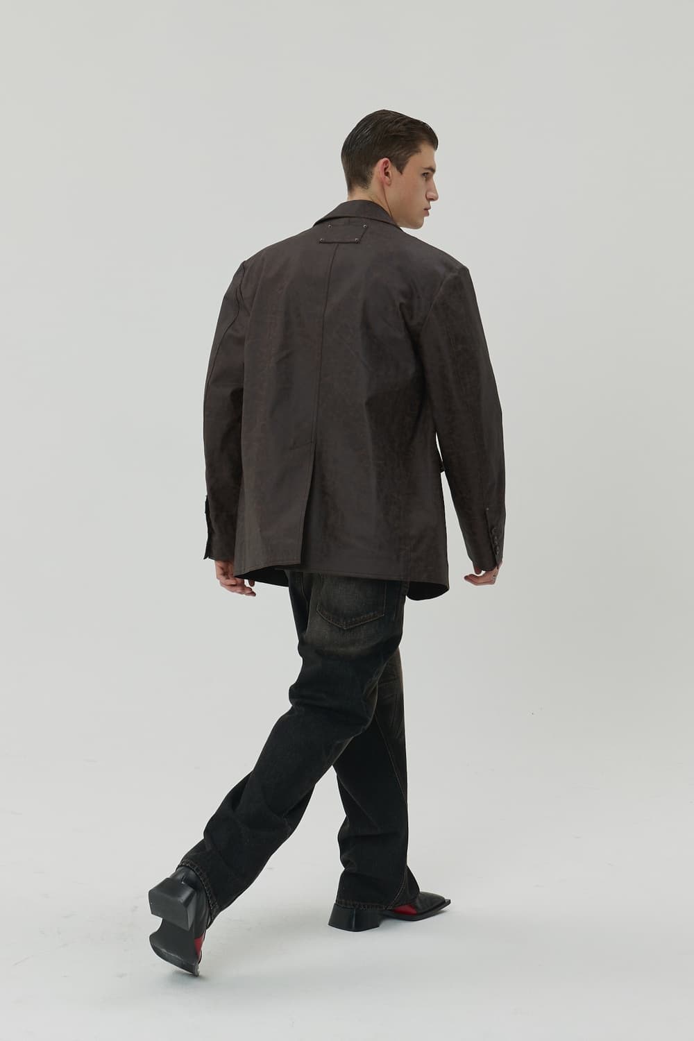 메종미네드 크랙 코팅 가죽 블레이저 자켓 상품이미지4