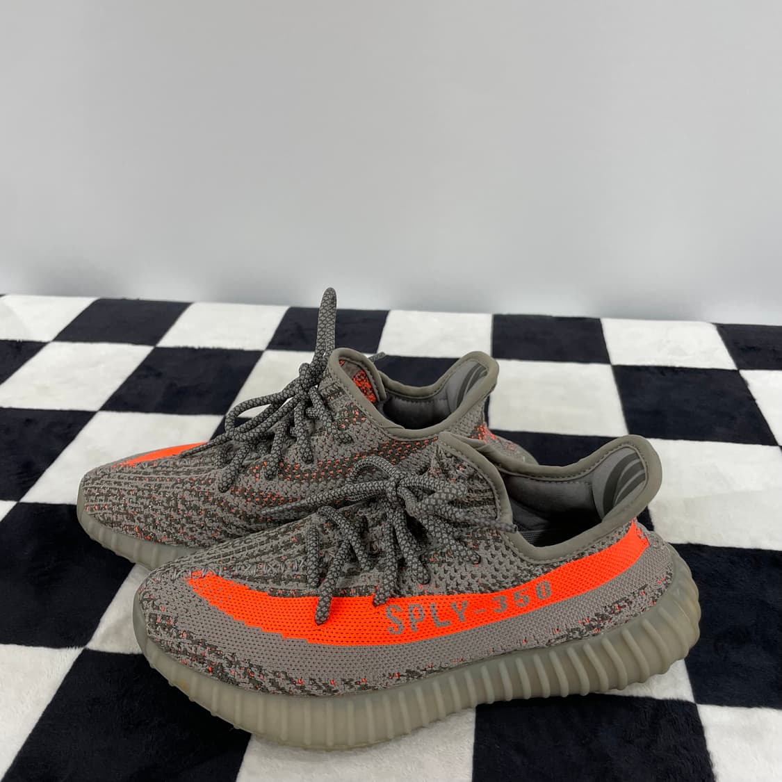 아디다스 이지 부스트 250 V2 벨루가 235mm 상품이미지3