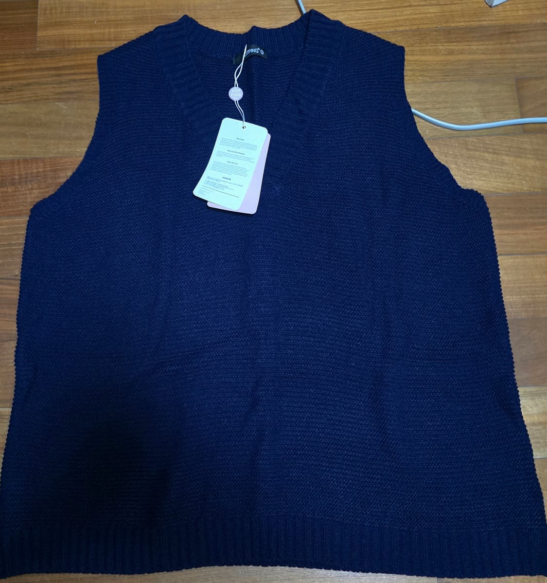 핫핑 브이넥 네이비 니트 상품이미지1