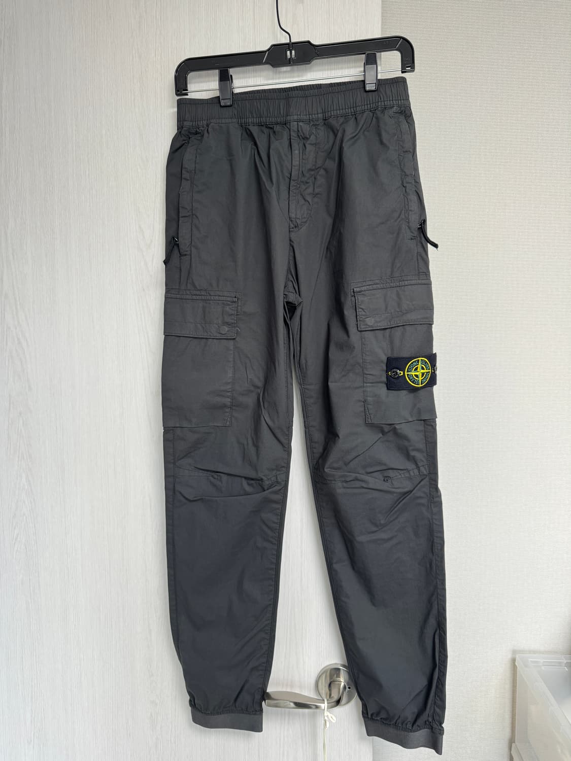 스톤아일랜드 카고 조거팬츠 그레이 80 상품이미지1