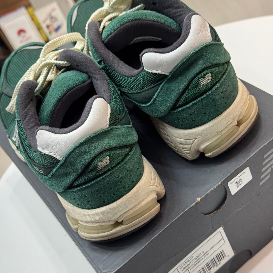 285) 뉴발란스 2002R 나이트 워치 그린 상품이미지2