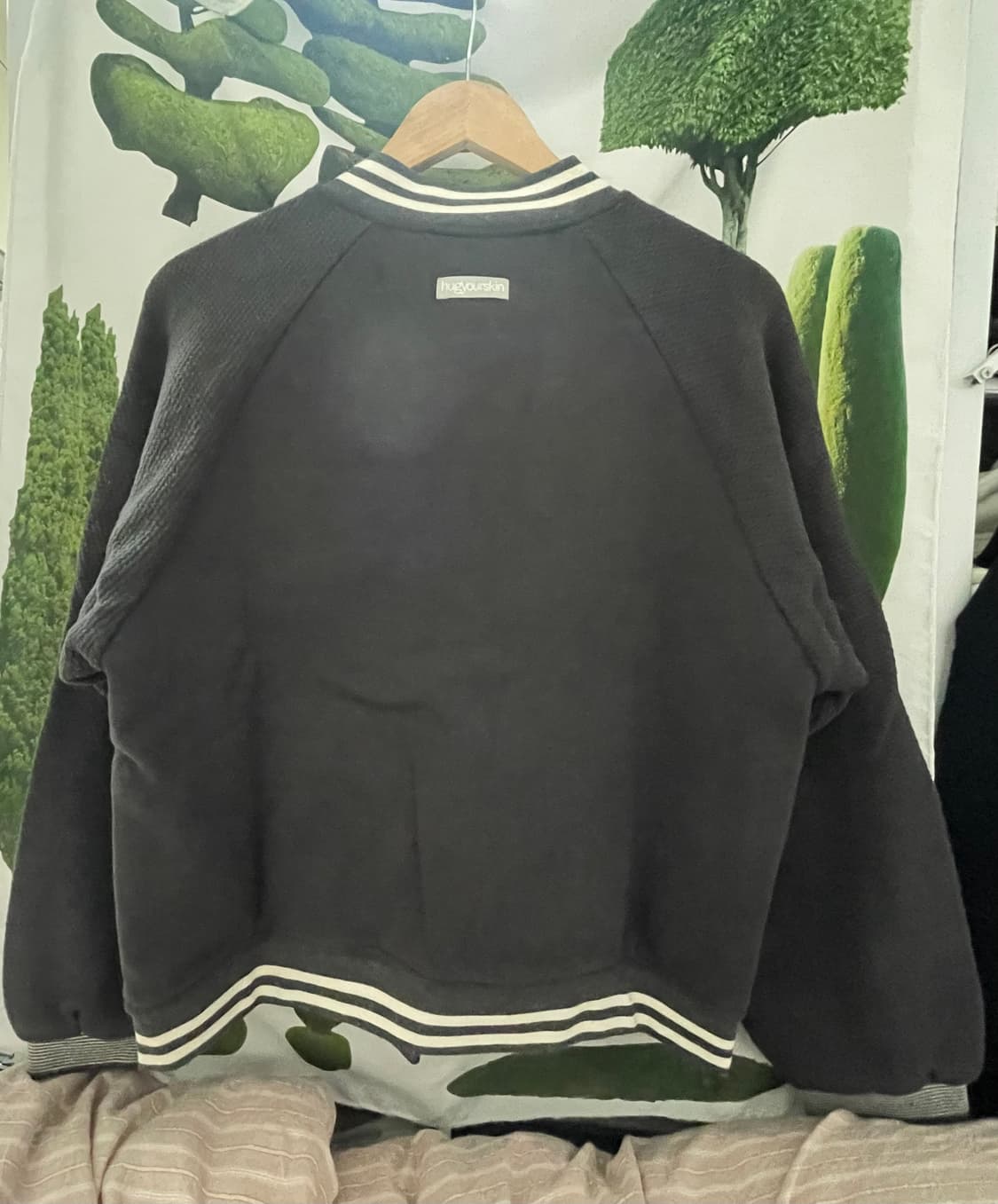 허그유어스킨 패치 바시티 자켓 (차콜) 상품이미지7