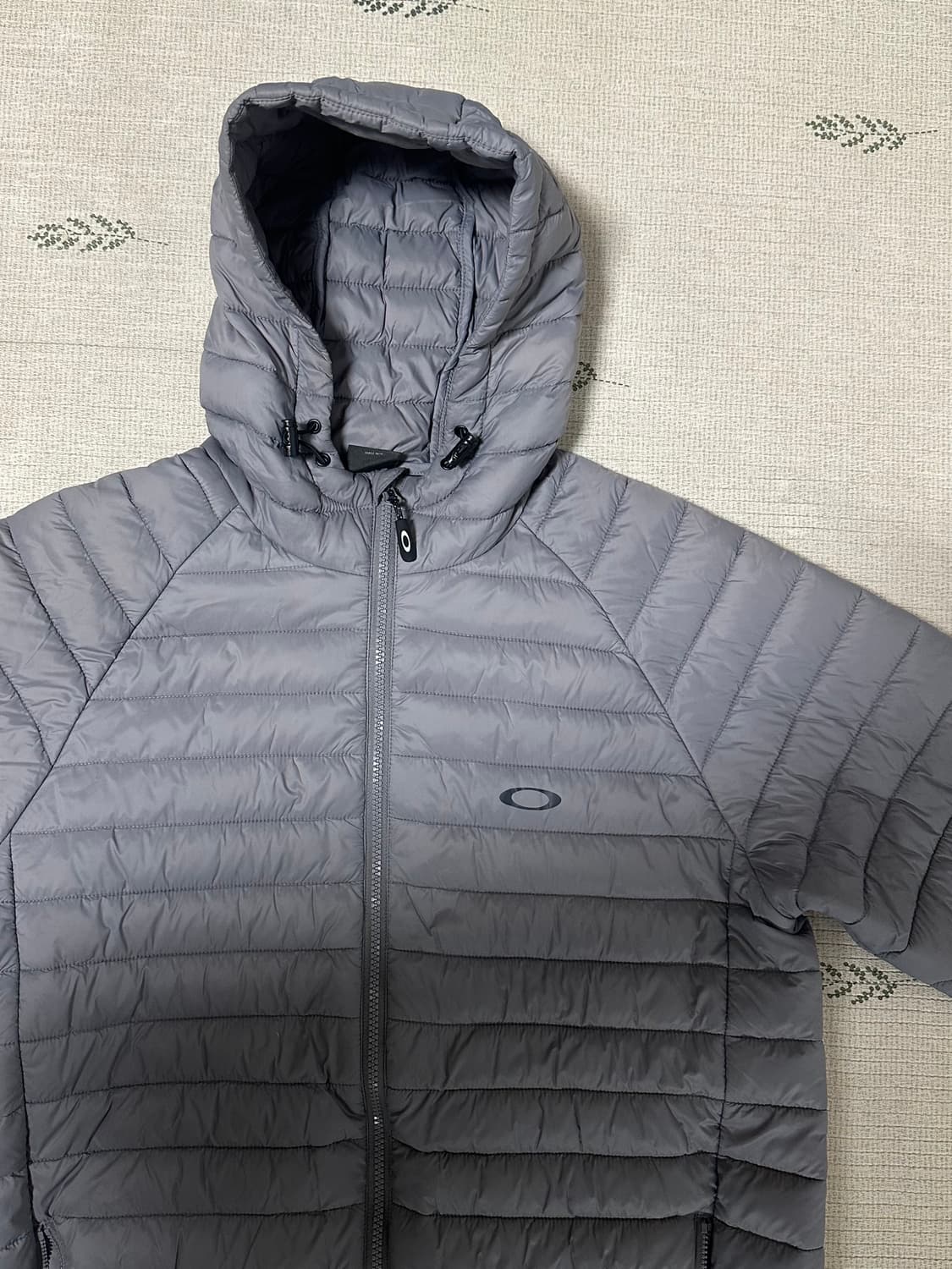 오클리 경량패딩 그레이 xl 상품이미지1