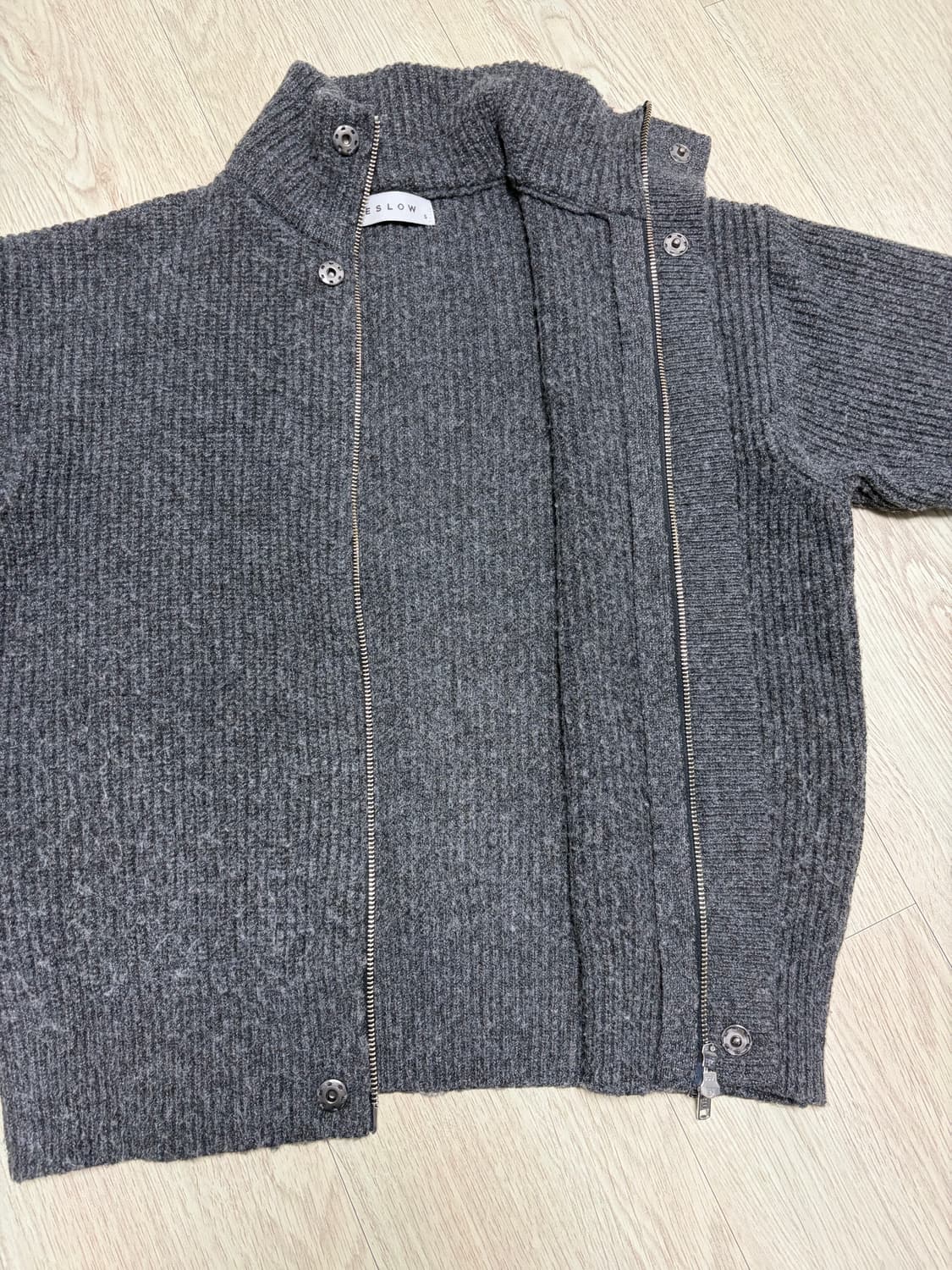 비슬로우 하이넥 집업 니트 자켓 차콜 S 상품이미지2