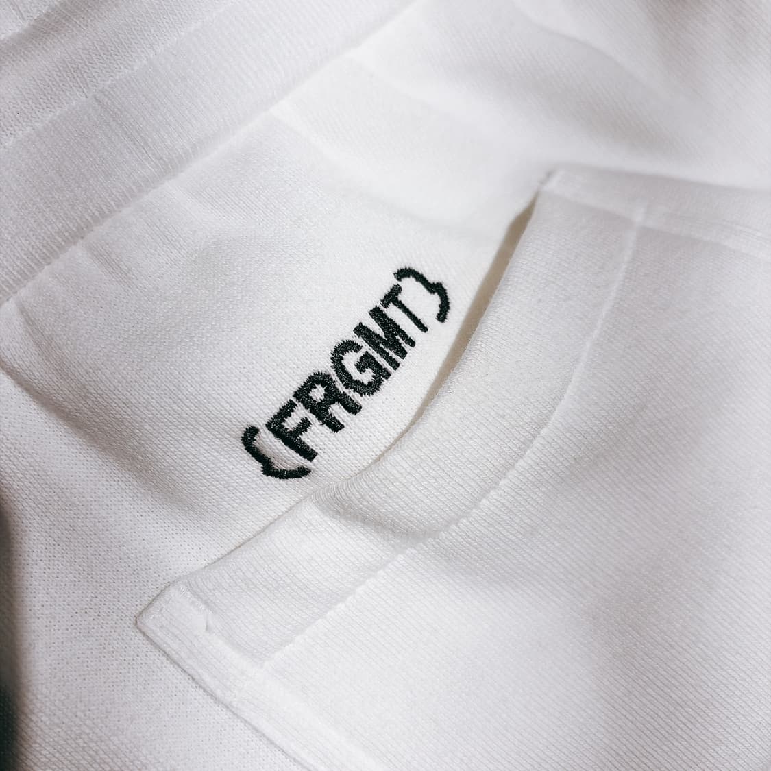 (정품/새상품) 몽클레어 X 프라그먼트 공용 화이트 조거팬츠 스웻팬츠 상품이미지4