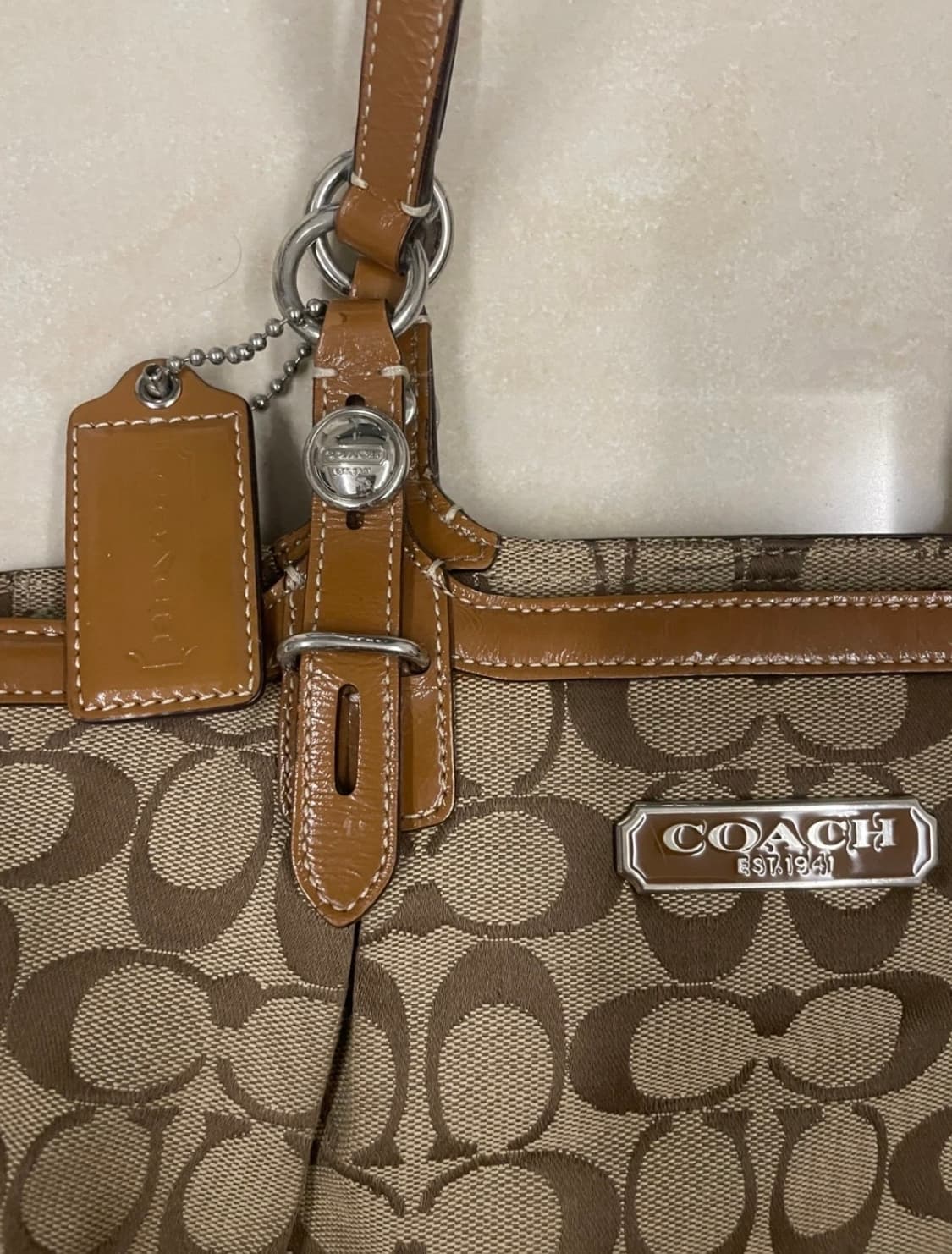 코치 시그니처 숄더백 브라운 상품이미지2