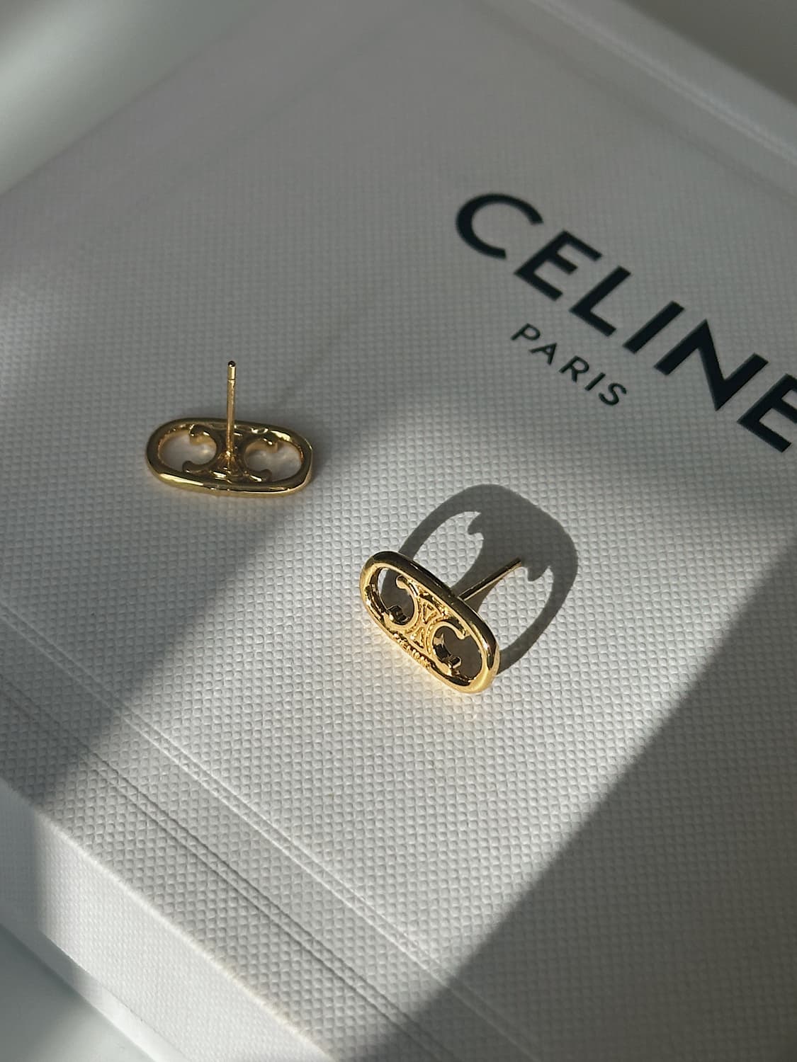 셀린느 오벌 골드 업사이클링 귀걸이 상품이미지4