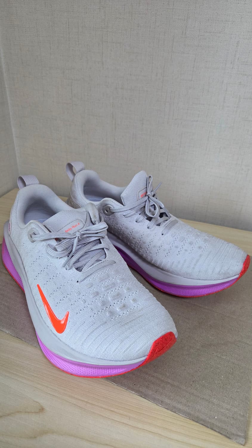 나이키 리액트X 인피니티 런 4 바스트 그레이 하이퍼 바이올렛 상품이미지1