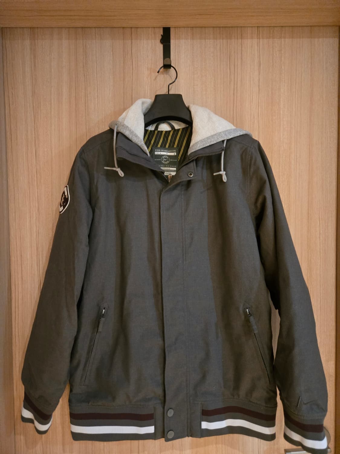 나이키 스노우보딩 바시티 자켓형 보드복 (M사이즈/희귀템) 상품이미지1
